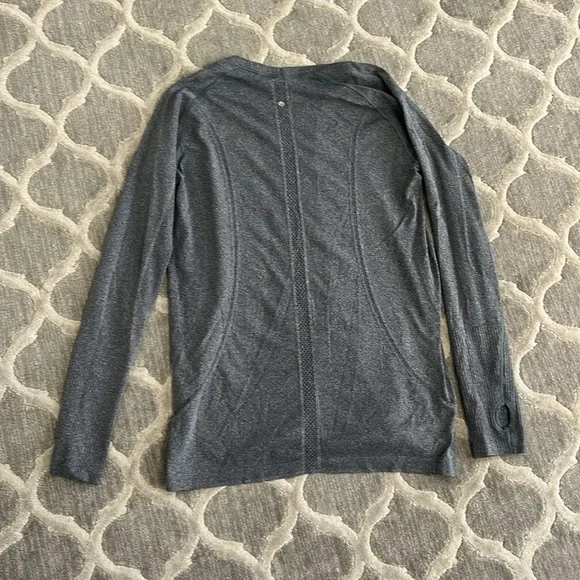 🖤Lululemon Top🖤 - Picture 6 of 7